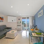 Apartment Studio, Seaview Terrace - Happy *