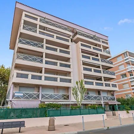 Studio, Seaview Terrace - Happy *