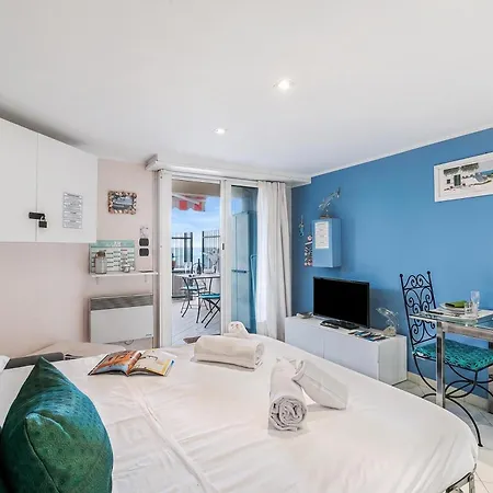 Soleil, Seaview Terrace - Happy