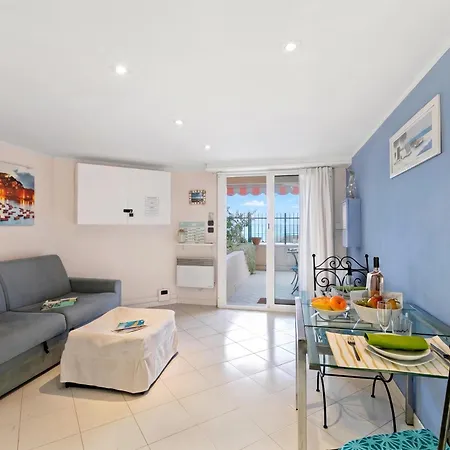 Soleil, Seaview Terrace - Happy Apartment *